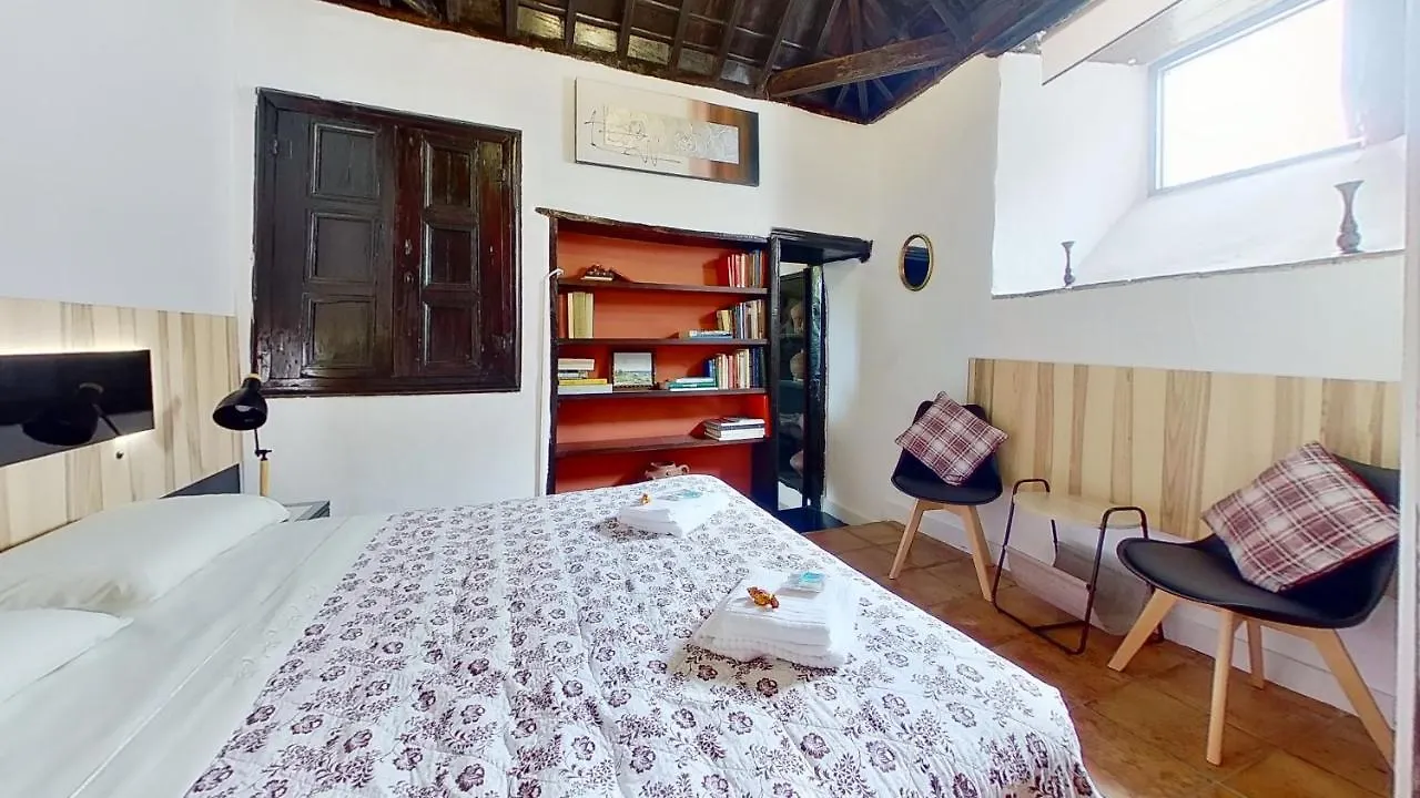 Remarkable 4-Bed Villa La Laguna  Spanien
